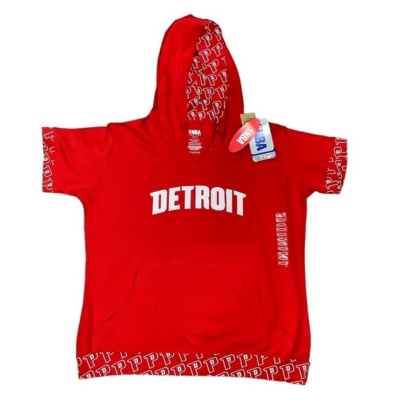 Women’s Large Top T-Shirt Hoodie Detroit Pistons Basketball NBA Short Sleeve NWT - Picture 2 of 6